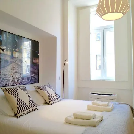 Downtown Sunny Apartment *