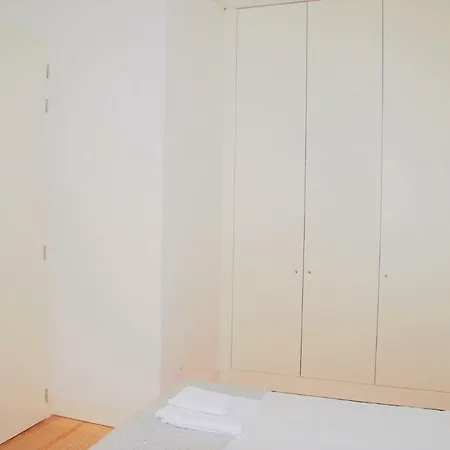 Downtown Sunny Apartment *